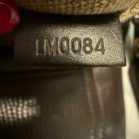 Gorgeous Louis Vuitton espresso colored Utah Leather Sac messenger bag🤎 - Picture 15 of 15